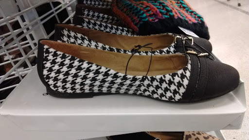 Clothing Store «Ross Dress for Less», reviews and photos, 455 S Wadsworth Blvd, Lakewood, CO 80226, USA