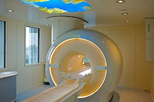 MRT Berlin Helle Mitte | Radiologie-Neurochirurgie image