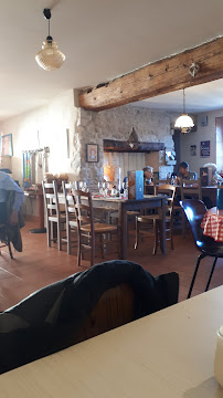 Atmosphère du Restaurant français L'Auberge du Pont du Diable à Crouzet-Migette - n°9