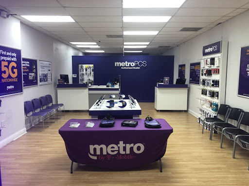Cell Phone Store «MetroPCS Authorized Dealer», reviews and photos, 4644 W Gandy Blvd, Tampa, FL 33611, USA