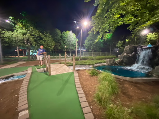 Golf Driving Range «Diversey Driving Range», reviews and photos, 141 W Diversey Pkwy, Chicago, IL 60657, USA