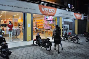 Venza Store image