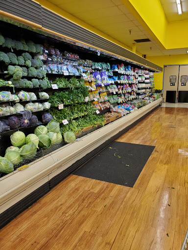 Grocery Store «Fresco y Más», reviews and photos, 3701 NW 7th St, Miami, FL 33126, USA