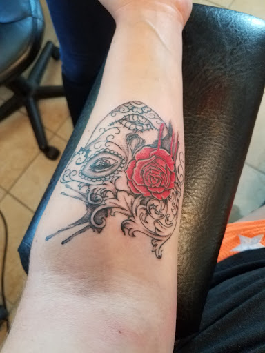 Tattoo Shop «Alter-Ego Tattoo Studio», reviews and photos, 204 Main St, Kewaskum, WI 53040, USA