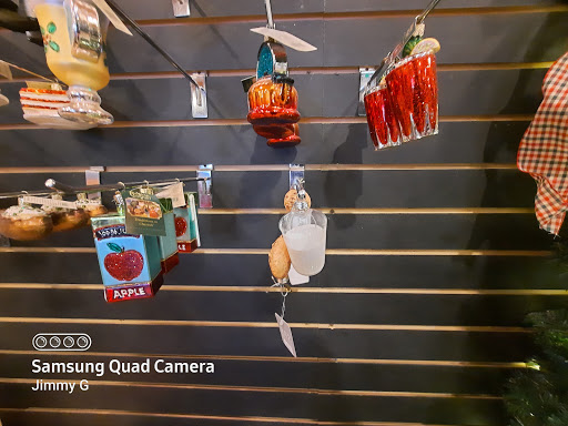 Gift Shop «Sleighbells Of Sherwood (Seasonal Business Open July1-December 23)», reviews and photos, 23855 SW 195th Pl, Sherwood, OR 97140, USA