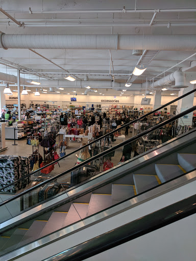 Department Store «Nordstrom Rack Lincoln Park», reviews and photos, 1551 N Sheffield Ave, Chicago, IL 60642, USA