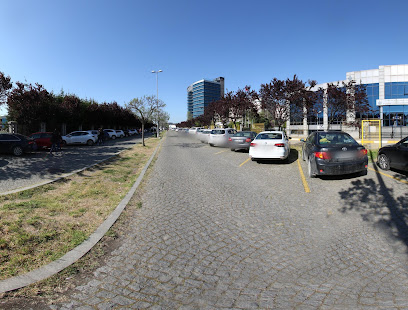 İSPARK Kadıköy İski Önü Açık Otoparkı