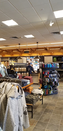 Clothing Store «Eddie Bauer», reviews and photos, 338 Broadway, Saratoga Springs, NY 12866, USA