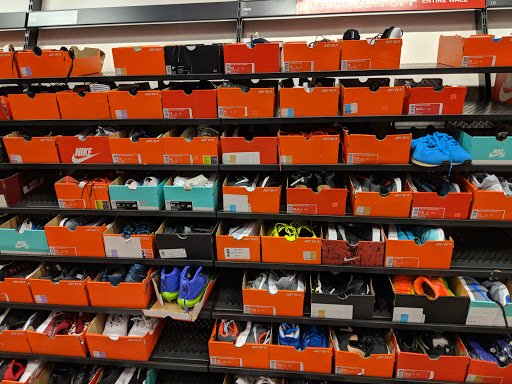 Clothing Store «Nike Factory Store», reviews and photos, 651 Kapkowski Rd #150, Elizabeth, NJ 07201, USA
