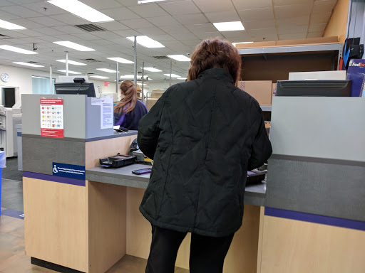 Print Shop «FedEx Office Print & Ship Center», reviews and photos, 1235 S Hurstbourne Pkwy, Louisville, KY 40222, USA