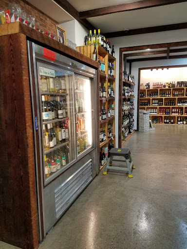 Liquor Store «B&S WINE AND SPIRITS», reviews and photos, 152 Wyckoff Ave, Brooklyn, NY 11237, USA