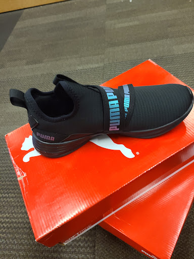 Shoe Store «DSW Designer Shoe Warehouse», reviews and photos, 345 Rockaway Turnpike, Lawrence, NY 11559, USA