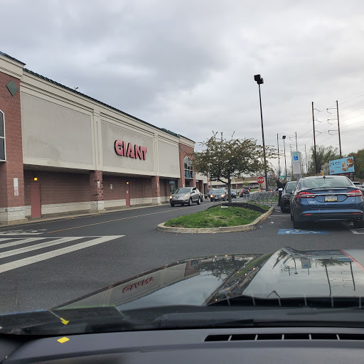 Grocery Store «Giant Food Stores», reviews and photos, 300 E Baltimore Ave, Lansdowne, PA 19050, USA