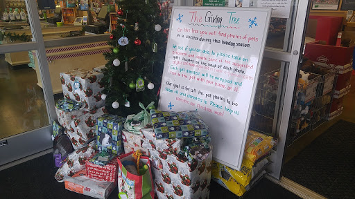 Pet Supply Store «Pet Supplies Plus», reviews and photos, 9848 Brewster Ln, Powell, OH 43065, USA