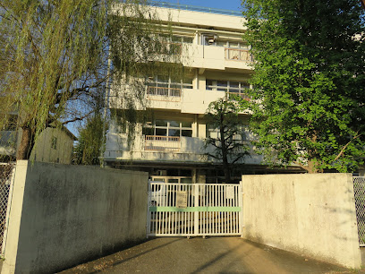 府中市立日新小学校