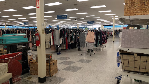 Clothing Store «Ross Dress for Less», reviews and photos, 5705 Liberty Grove Rd, Rowlett, TX 75089, USA