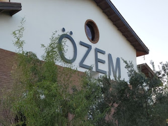 Özem' Le Yaşam