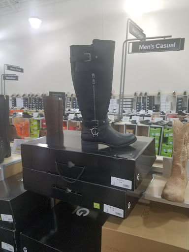 Shoe Store «DSW Designer Shoe Warehouse», reviews and photos, 1360 S Washington St, North Attleborough, MA 02760, USA