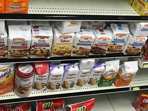 Convenience Store «Friendly Corner Convenience», reviews and photos, 2408 Massachusetts Ave, Cambridge, MA 02140, USA