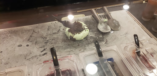 Ice Cream Shop «Cold Stone Creamery», reviews and photos, 505 E Green St, Champaign, IL 61820, USA