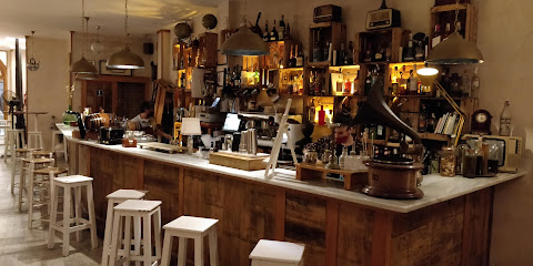 Bar Perla - Av. de Huelva, 88, 11540 Sanlúcar de Barrameda, Cádiz, Spain