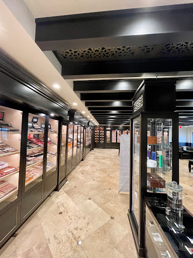 Tobacco Shop «Eight To Eight Tobacco», reviews and photos, 300 E St Charles Rd, Villa Park, IL 60181, USA