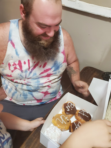 Donut Shop «Amazin Glazin Donuts», reviews and photos, 515 N Mulberry St, Elizabethtown, KY 42701, USA