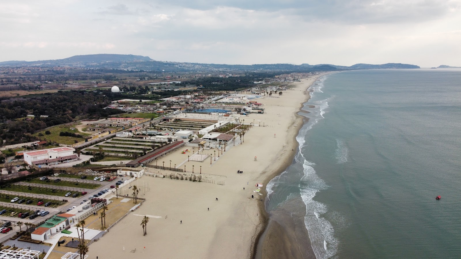 Fotografie cu Plaja Kami (Lido di Licola) cu nivelul de curățenie înalt