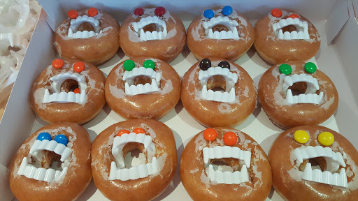 Bakery «Krispy Kreme Doughnuts», reviews and photos, 208 W 14 Mile Rd, Troy, MI 48083, USA
