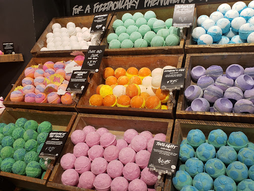 Cosmetics Store «LUSH», reviews and photos, 1961 Chain Bridge Rd, McLean, VA 22102, USA