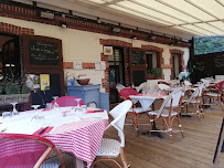 Atmosphère du Restaurant Les Saveurs d'Antan à Saint-Gatien-des-Bois - n°1
