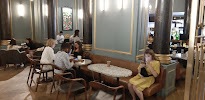 Atmosphère du Café Starbucks à Paris - n°12