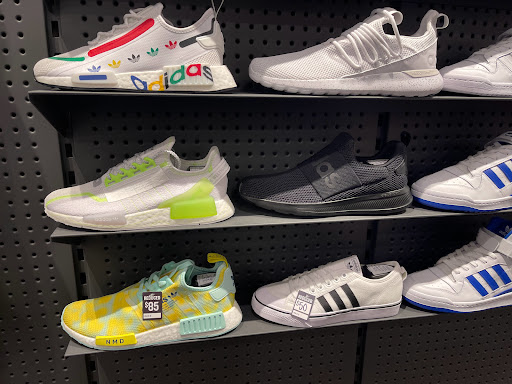 Shoe Store «Finish Line», reviews and photos, 2801 Stevens Creek Blvd, Santa Clara, CA 95050, USA