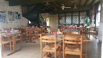 Atmosphère du Restaurant français Hostellerie Du Bourg d'Hem à Le Bourg-d'Hem - n°2