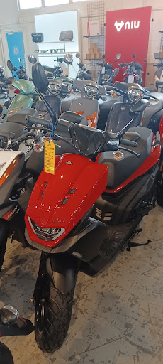 Motor Scooter Dealer «Scooterworks Chicago», reviews and photos, 5410 N Damen Ave, Chicago, IL 60625, USA