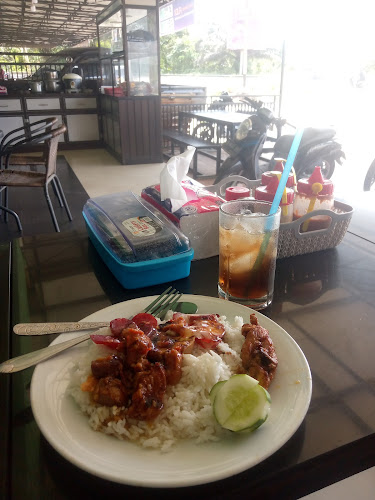 Rumah makan hari hari landak