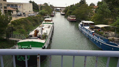 Péniche bnb Beaucaire à Beaucaire