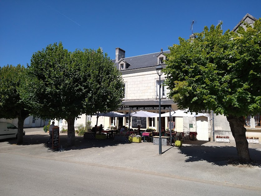 BISTROT LE JEANNE D ARC à Huismes