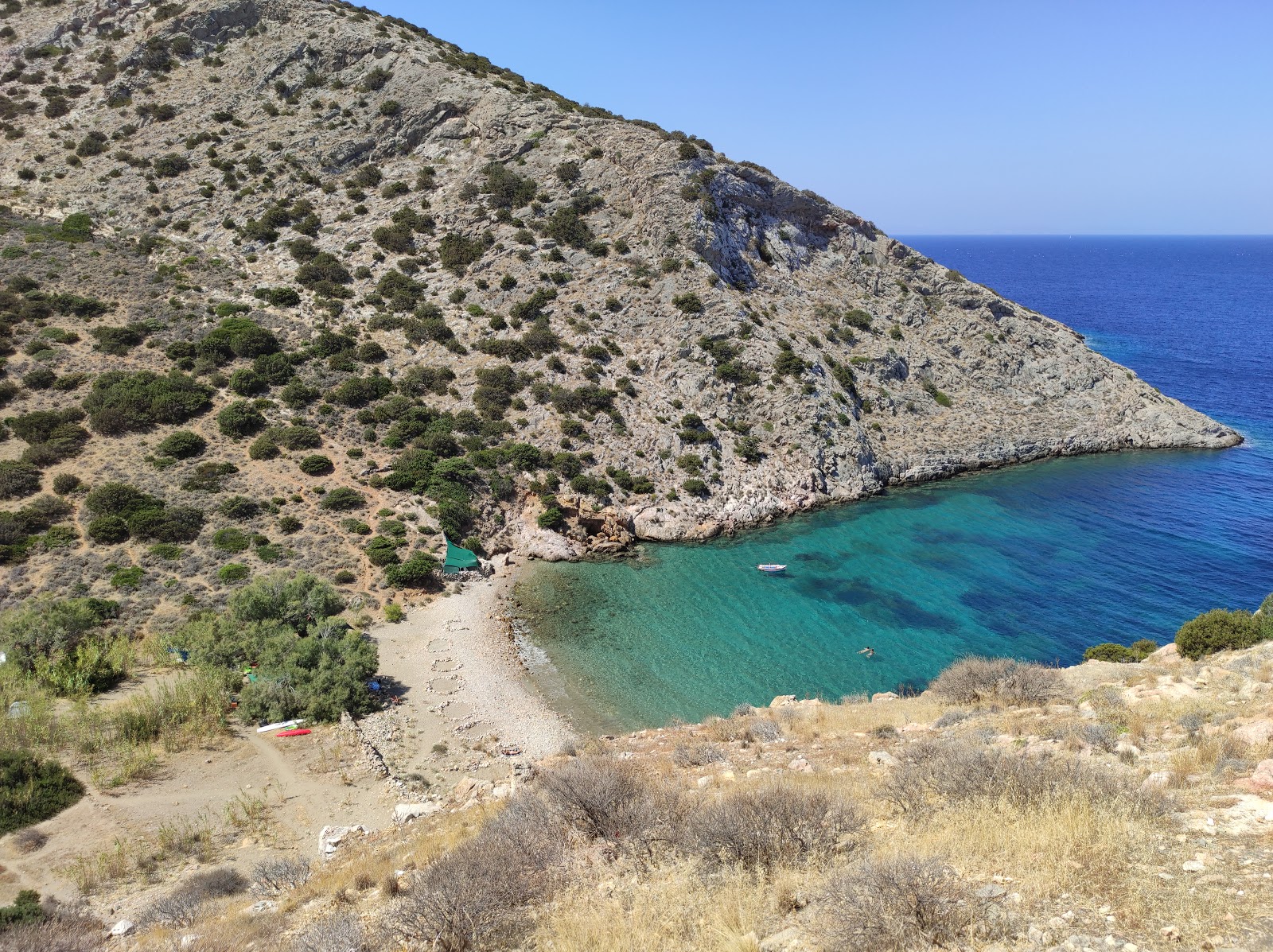 Fotografija Paralia Armeos z sivi kamenček površino