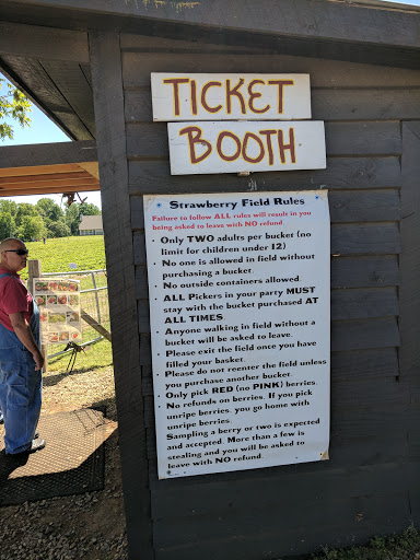 Farm «Warbington Farms (U-Pick Strawberries)», reviews and photos, 5555 Crow Rd, Cumming, GA 30041, USA