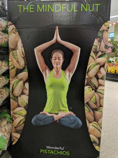 Shopping Mall «Aquidneck Shopping Centre», reviews and photos, 77 E Main Rd, Middletown, RI 02842, USA