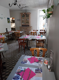 Atmosphère du Restaurant français Café Arnaud à Ruoms - n°11