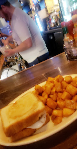 Bar & Grill «The Warehouse Bar & Grill», reviews and photos, 3346 S Peoria Ave, Tulsa, OK 74105, USA