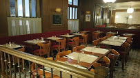Atmosphère du Restaurant italien Pizza Vesuvio - St Germain des Prés à Paris - n°17