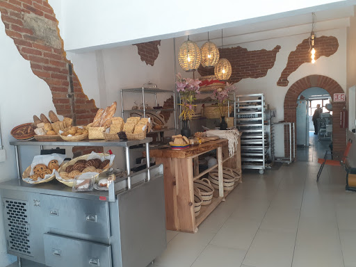 Leeuwenhoek. Viandas y panadería artesanal. en Tequisquiapan