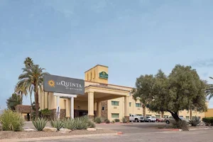 La Quinta Inn & Suites by Wyndham Tucson - Reid Park image