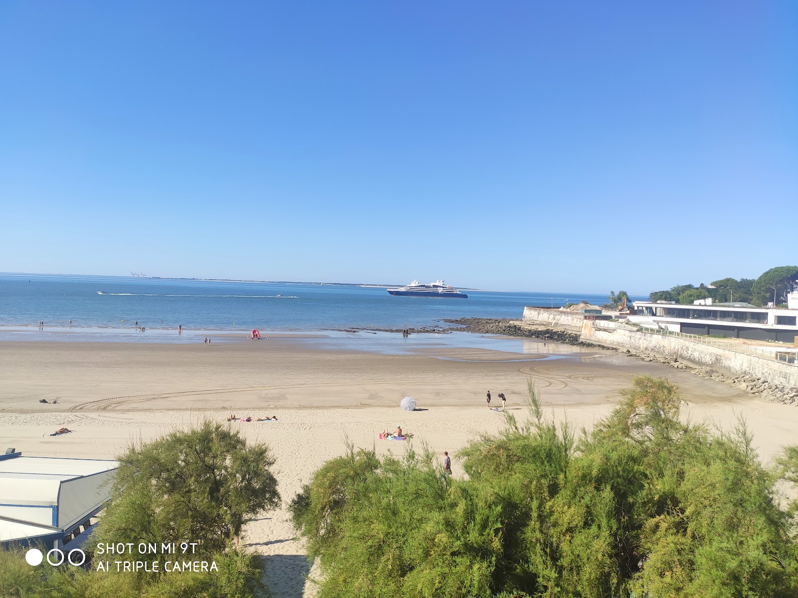 Photo of Plage de Royan with partly clean level of cleanliness