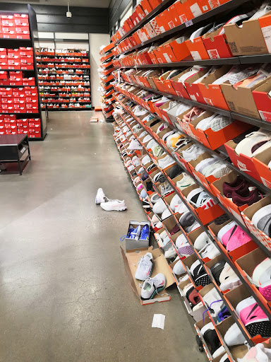 Clothing Store «Nike Factory Store», reviews and photos, 651 Kapkowski Rd #150, Elizabeth, NJ 07201, USA