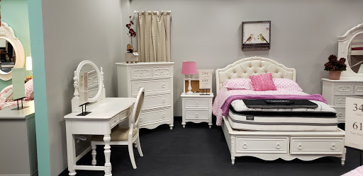 Furniture Store «Mor Furniture for Less», reviews and photos, 5156 N Blackstone Ave, Fresno, CA 93710, USA