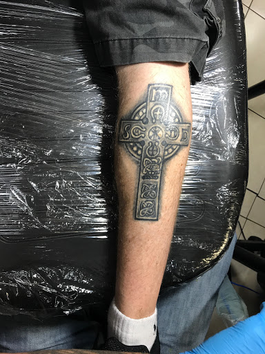 Tattoo Shop «Sacred Dagger Tattoo Studio», reviews and photos, 1131 21st St, Vero Beach, FL 32960, USA